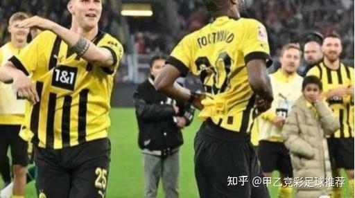 爱游戏ayx - 沃尔夫斯堡训练开放日；冲刺阶段队长鼓劲引观众欢呼；西甲在即；数据层面出现新趋势