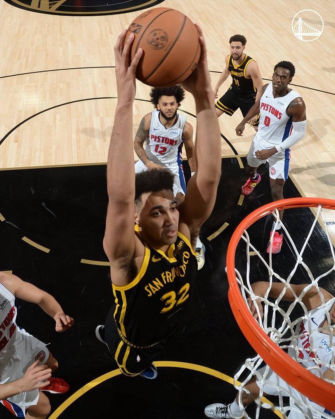 爱游戏ayx -新奥尔良鹈鹕迎世俱杯关键赛，赛后篮板制胜，态度坚定，赛程密集仍需轮换(洛杉矶快船vs新奥尔良鹈鹕)