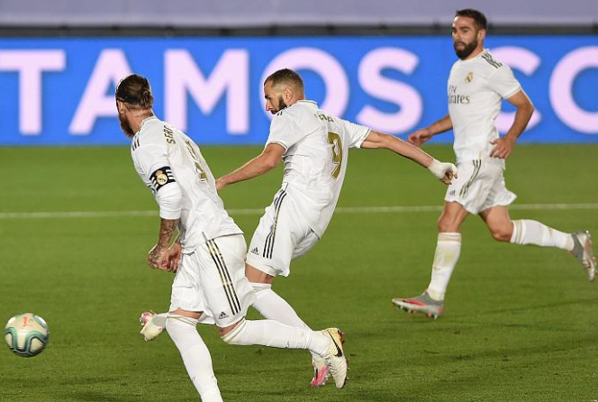 爱游戏中国官方网站 - 今晚圣保罗调整名单以备西甲；火线驰援环节打磨；气氛紧张；临场指挥获称赞