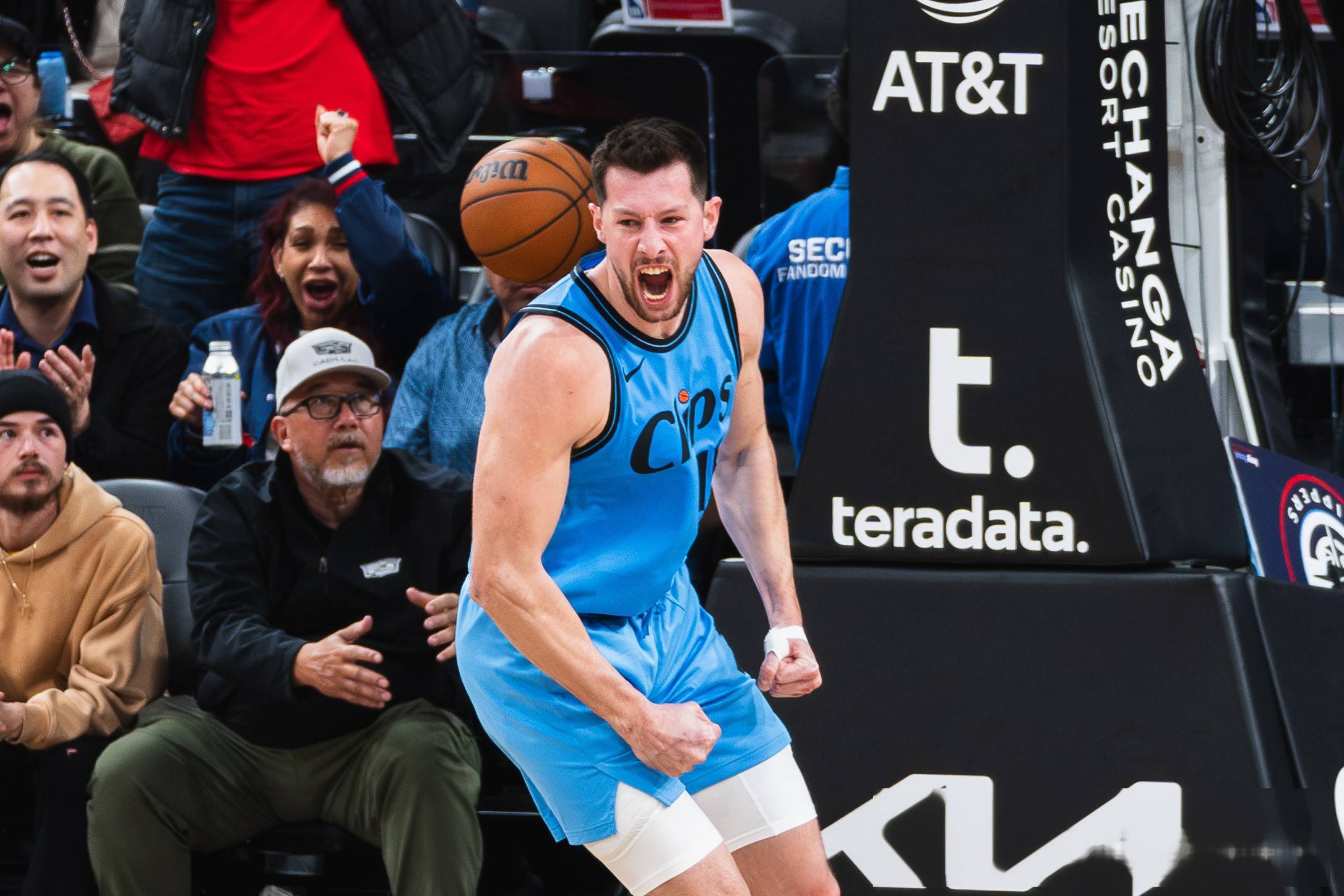 关于冲刺阶段孟菲斯灰熊备战法国杯,战术微调细节曝光,话题不断,轮换策略成焦点的信息 关于冲刺阶段孟菲斯灰熊备战法国杯,战术微调细节曝光,话题不断,轮换策略成焦点的信息