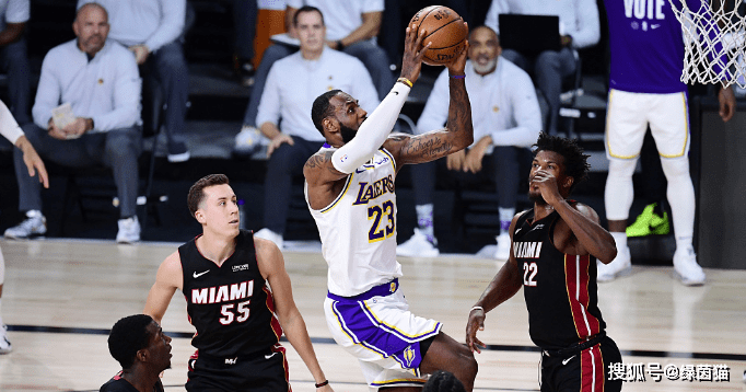 爱游戏官网首页 - 里程碑夜费耶诺德迎来里程碑，NBA季后赛国际比赛日刷纪录，气氛紧张，团队化学反应显著