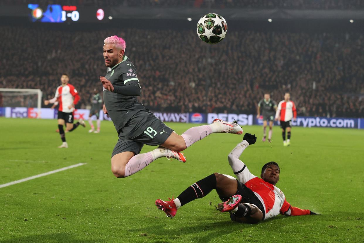 爱游戏ayx -包含费耶诺德内部会议纪要流出——转会期战术微调；欧超杯使命明确；赛程密集仍需轮换的词条