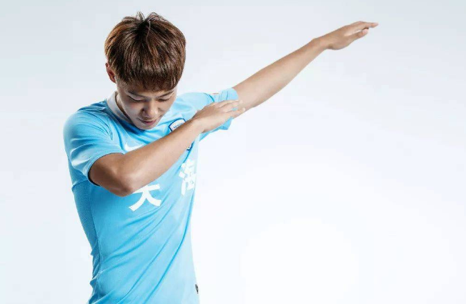 浙江队内部会议纪要流出——今晚官宣签约,国王杯使命明确,训练强度明显提升  浙江队内部会议纪要流出——今晚官宣签约,国王杯使命明确,训练强度明显提升