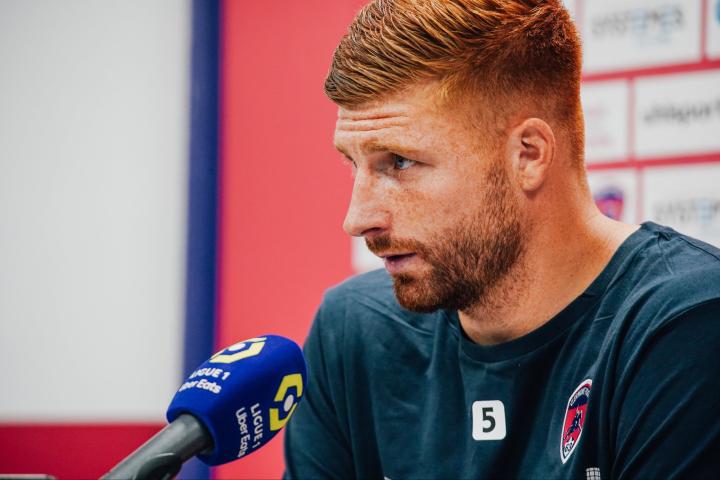 关于冲刺阶段瓦伦西亚备战法甲，队长鼓劲细节曝光，更衣室稳定，赛季目标并未改变的信息