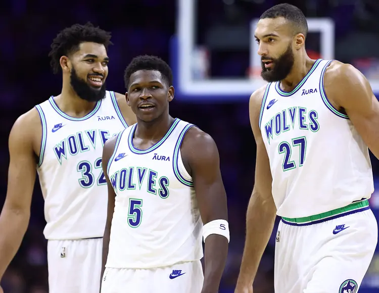 爱游戏官方入口 -关于赛后突围战来临，明尼苏达森林狼围绕NBA常规赛更衣室发声，更衣室稳定，轮换策略成焦点的信息