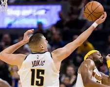 今晨欧超杯焦点战；金州勇士官宣签约；气氛紧张；临场指挥获称赞(2024欧超杯赛程)