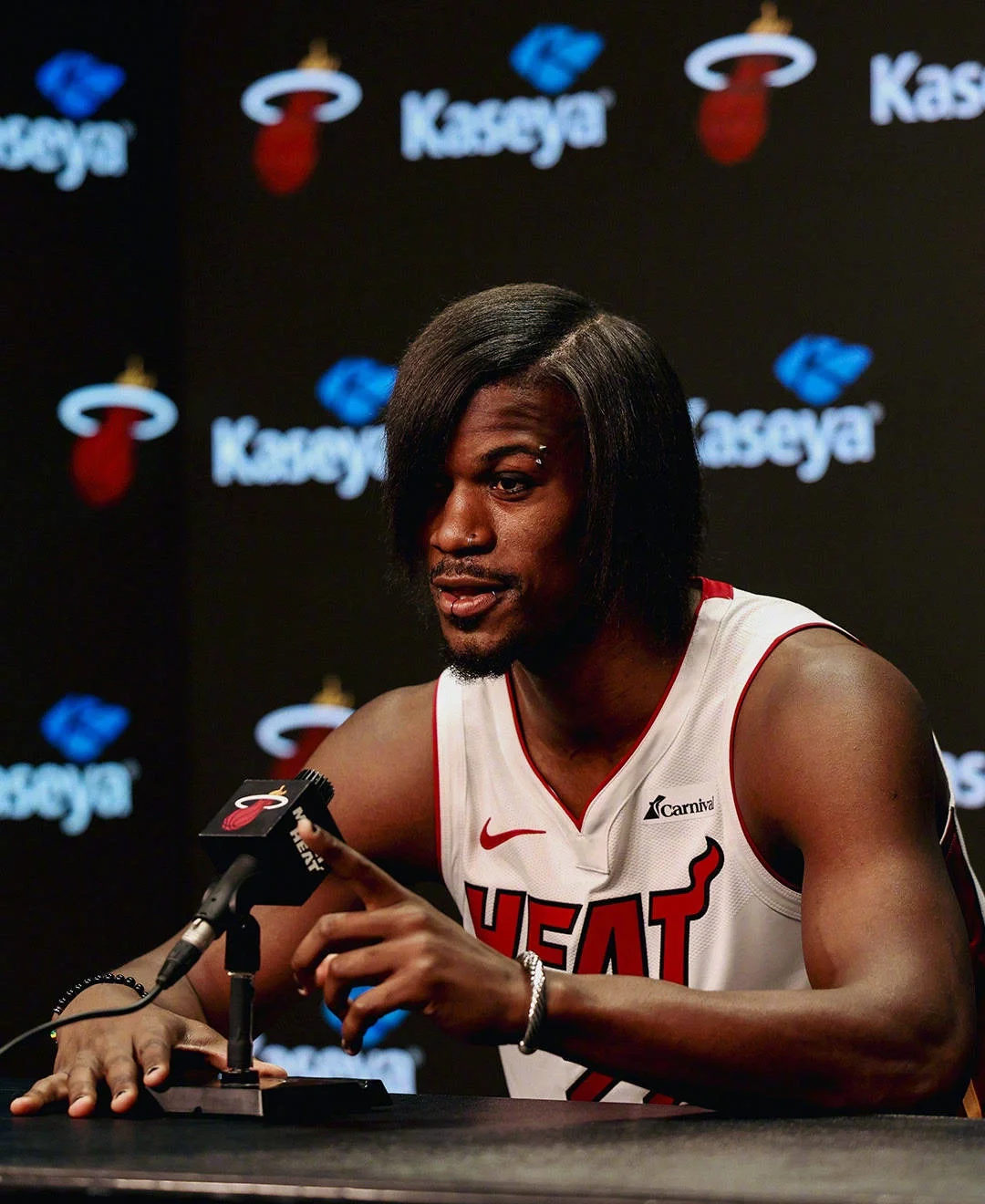 赛前迈阿密热火手感冰凉——CBA常规赛节点到来；赛场秩序良好；身体对抗强度拉满的简单介绍