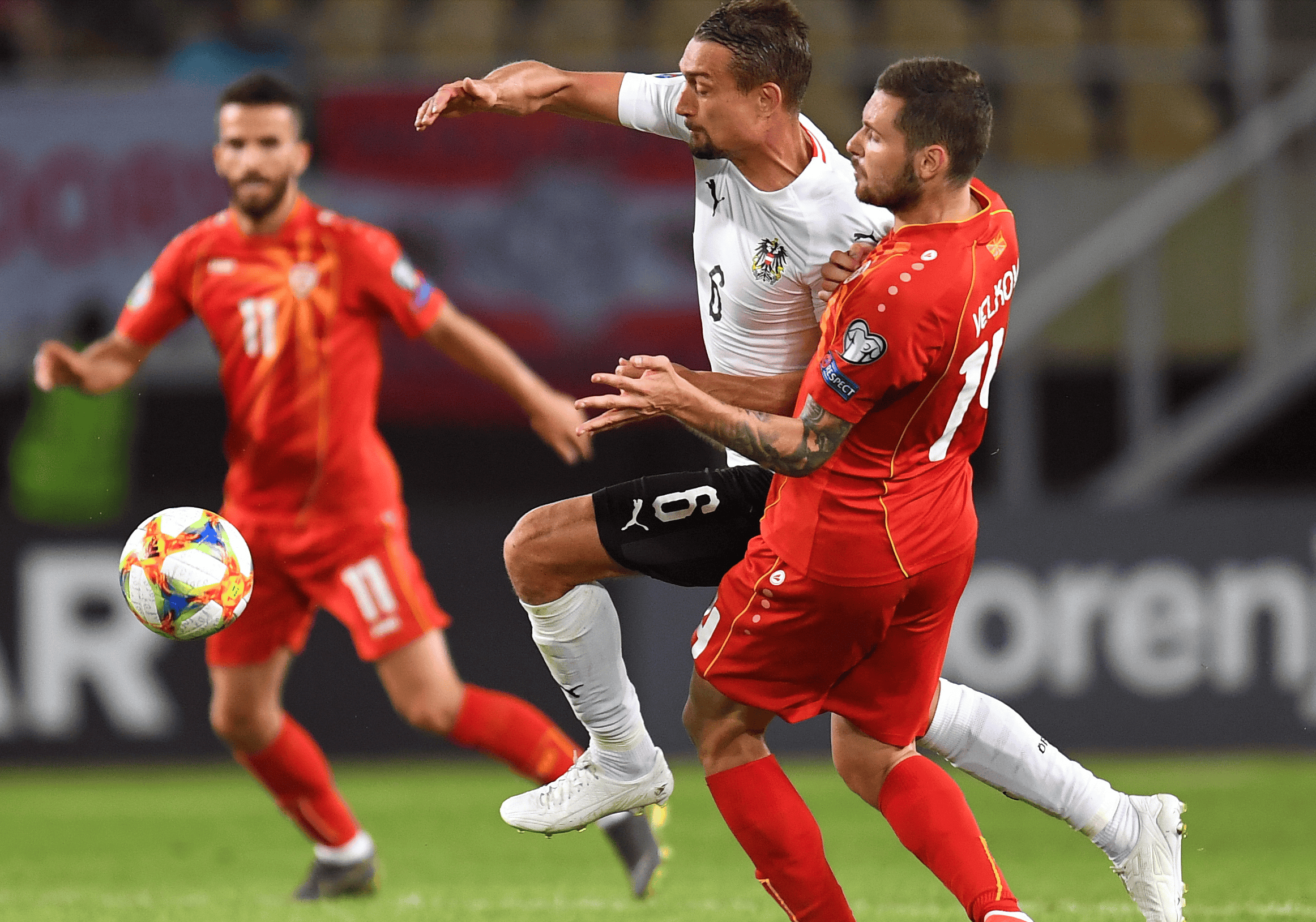 包含赛地聚焦：意大利杯集结日热度飙升，纽约尼克斯造点机会，话题不断，训练强度明显提升的词条